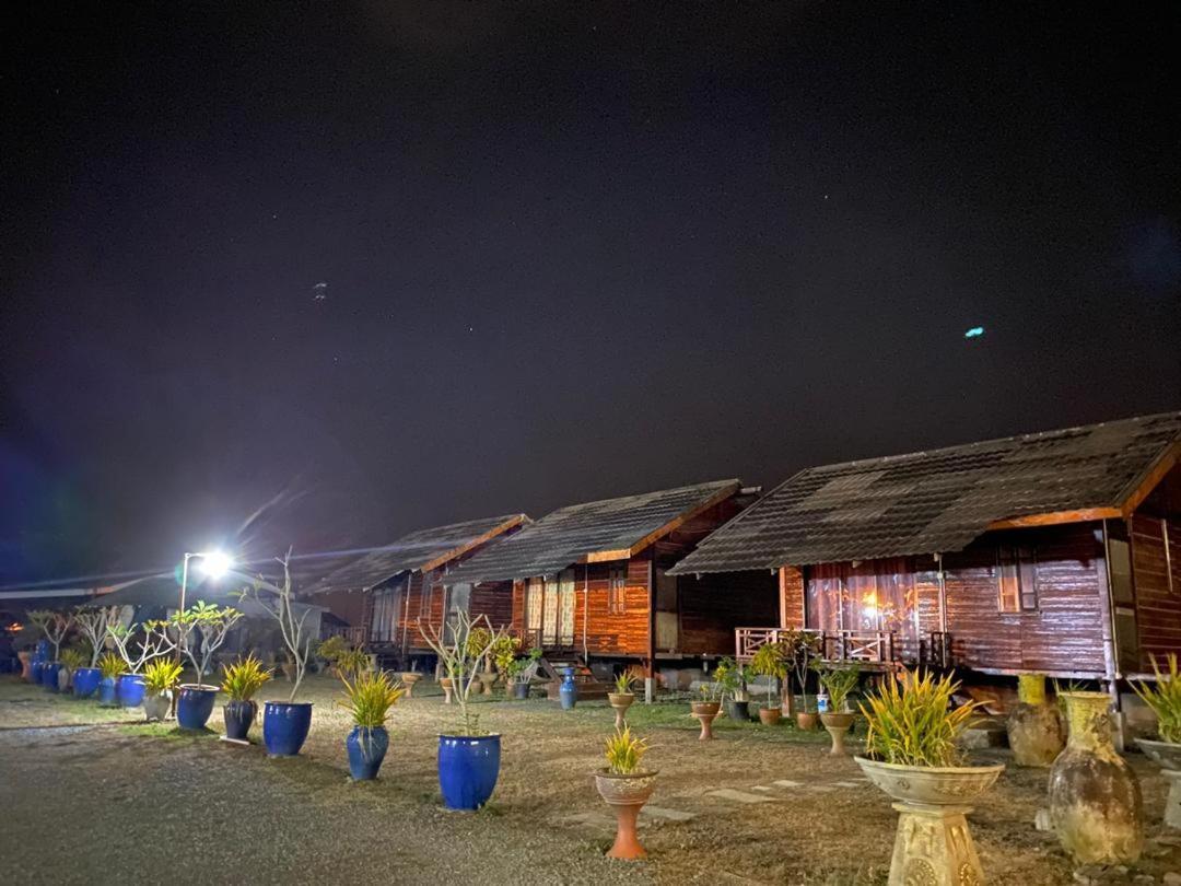Tamteh Homestay Ayer Hitam エクステリア 写真